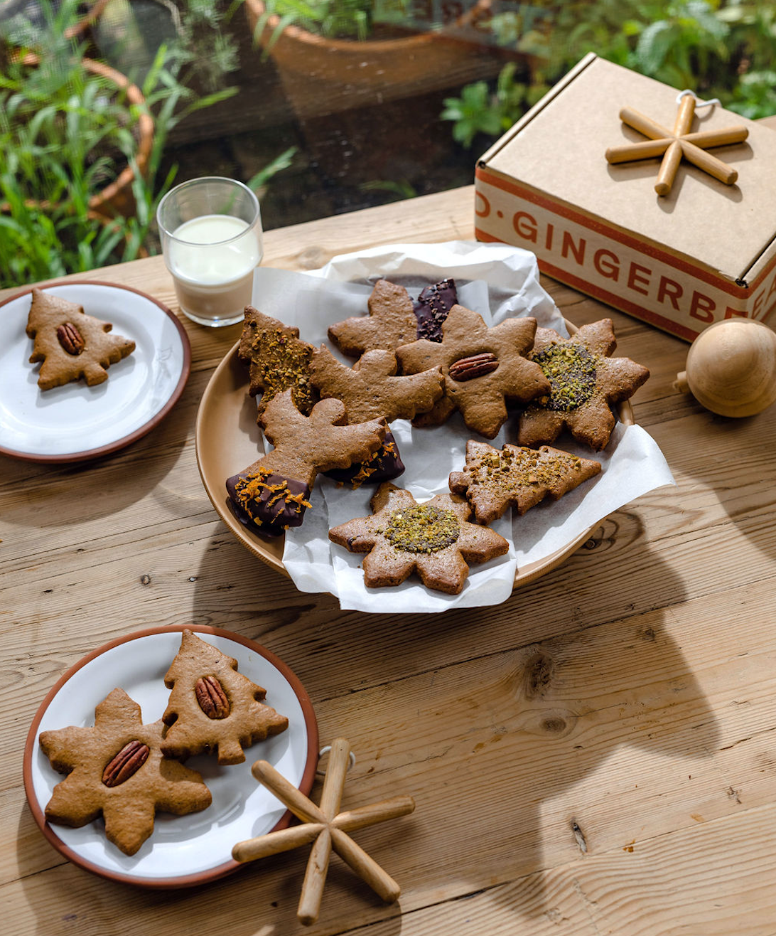 Gingerbread Biscuit Box